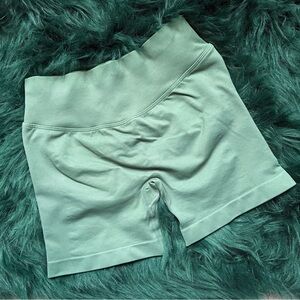 CORAL CANTON | Impact Shorts High Waistband Butt Lifting | Olive